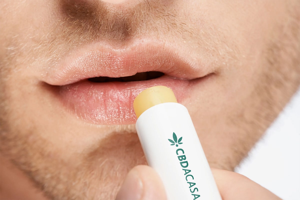 Stick labial con aceite de cannabis